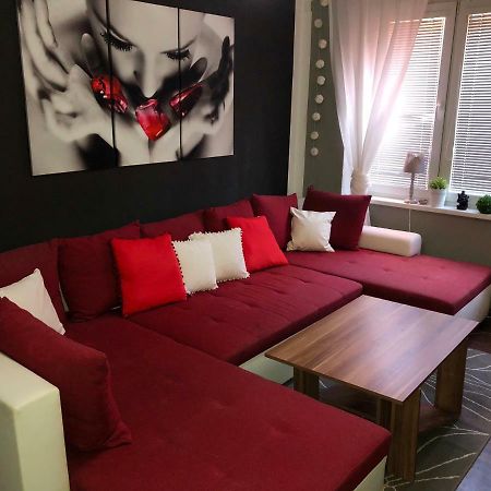 Apartman V Centru Mostu Leilighet Eksteriør bilde